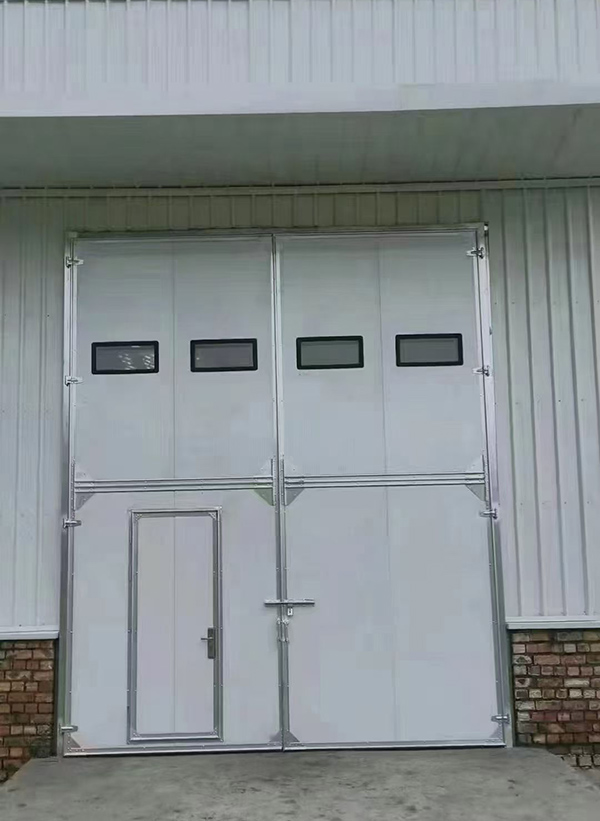 瓜州工业门在设备装配车间出入口的实施记录