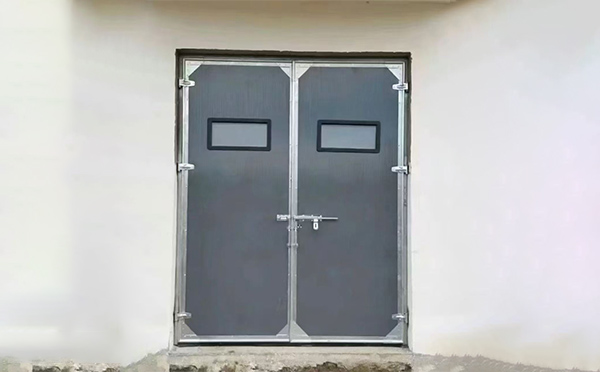 瓜州工业门在高温作业区域的运行表现